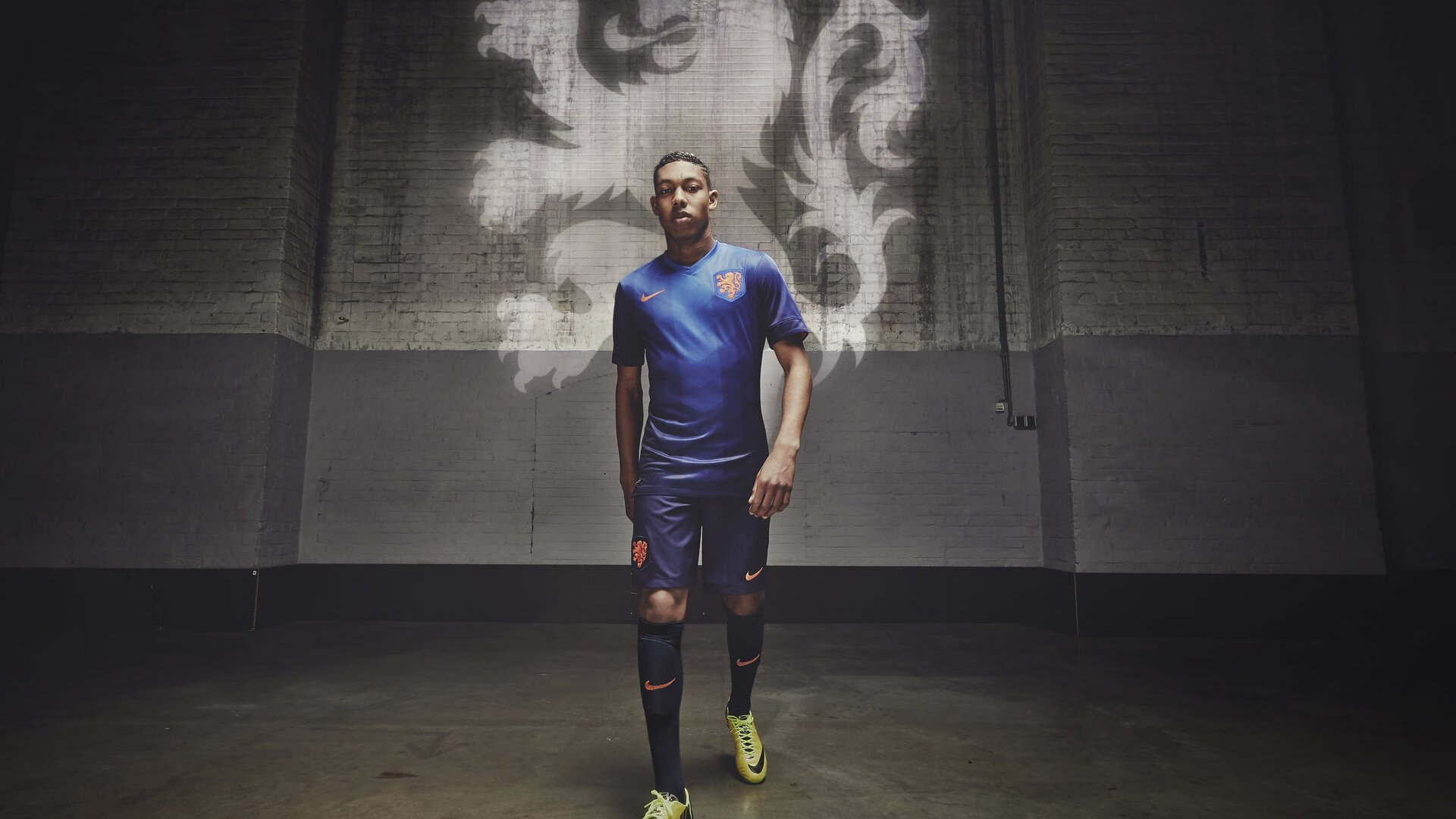 绿色战衣：环保标志在欧冠赛场的亮相，环保绿标车是什么车